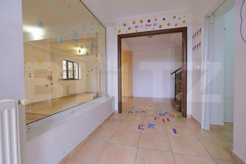 Casă individuală cu 6 camere cu Canalizare în Nord-Est