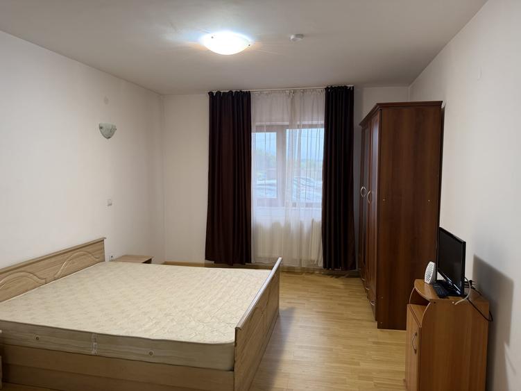 Apartament cu 3 camere decomandat, mobilat în Vasile Aaron