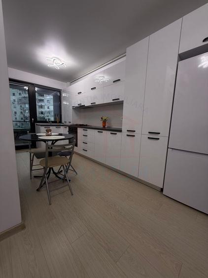 Apartament cu 2 camere decomandat, mobilat în Micro 17