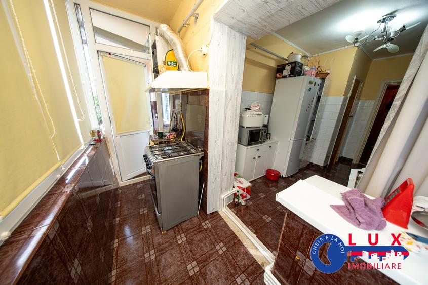 Apartament cu 3 camere decomandat în Central