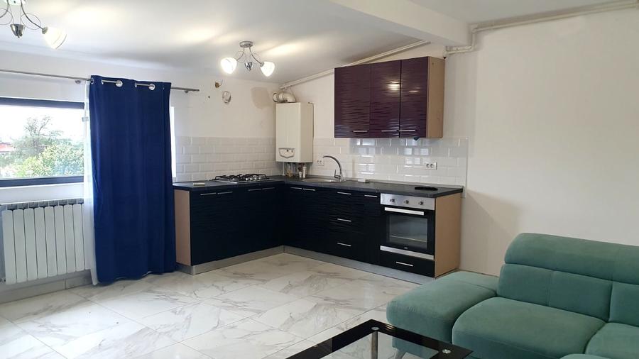 Apartament cu 3 camere decomandat, mobilat în Central