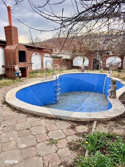 Casă cu 4 camere cu Teren 292 Mp în Central