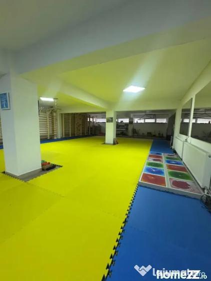 Spațiu comercial, de 185 mp, în Central