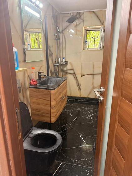 Apartament cu 4 camere decomandat în Vitan
