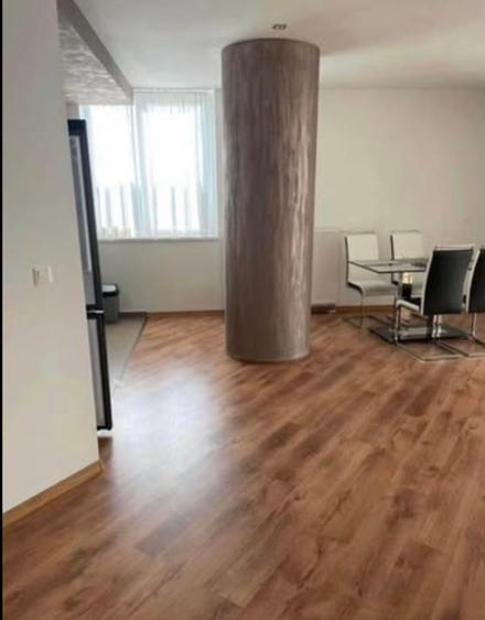 Apartament cu 2 camere semidecomandat în Soarelui