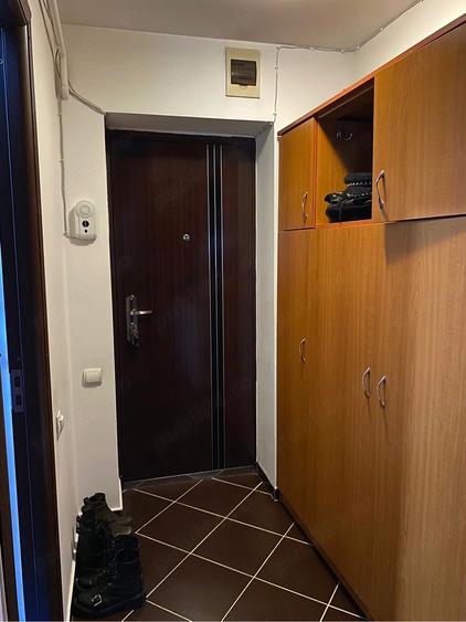 Apartament cu 2 camere semidecomandat în Podu Roș