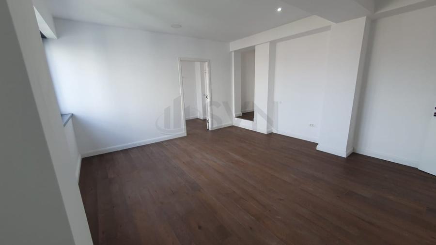 Apartament cu 2 camere decomandat în Polonă