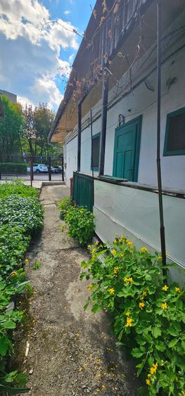 Casă individuală cu 4 camere cu Canalizare în Centrul Civic
