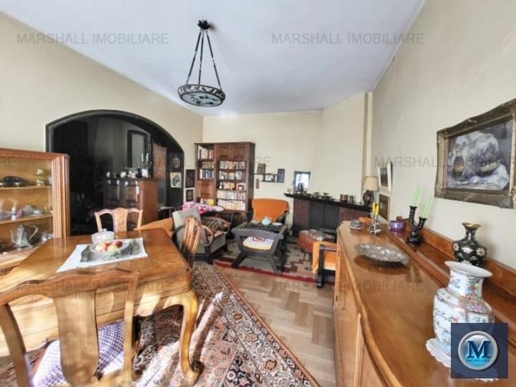 Apartament cu 3 camere semidecomandat în Central