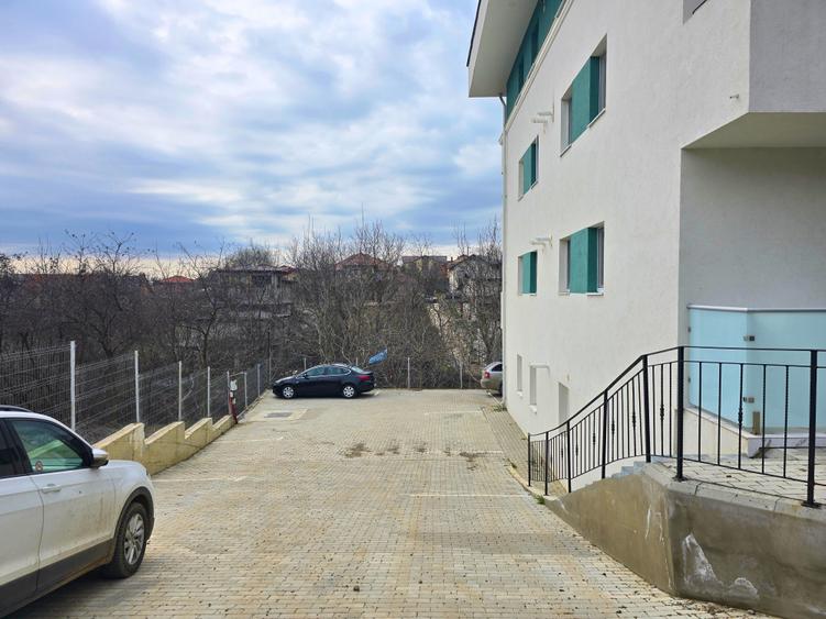 Spațiu comercial, de 36 mp, în Nicolina