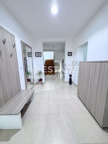 Casă individuală cu 5 camere cu Canalizare în Moșnița Nouă