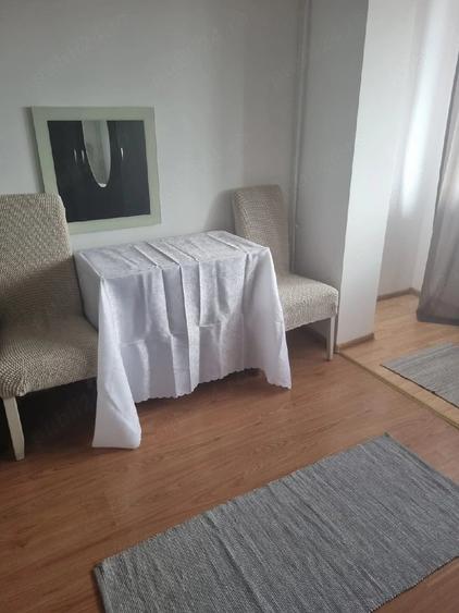 Garsonieră decomandată în Central