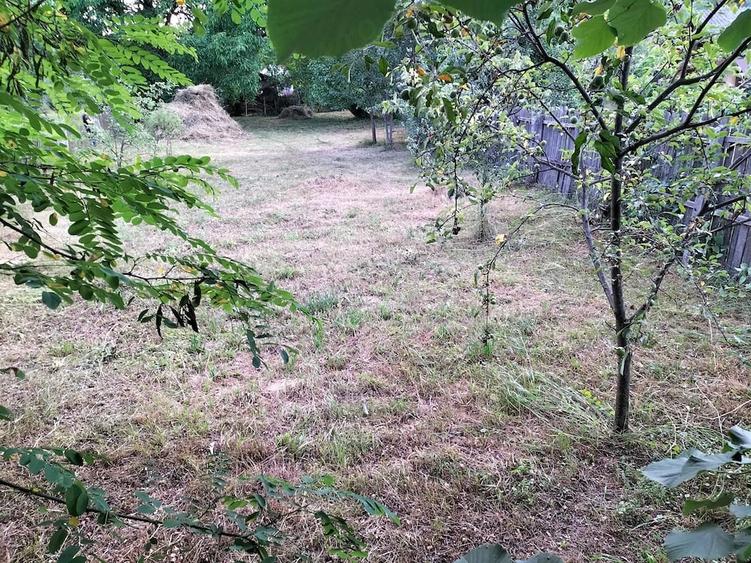 Teren de 1400 mp, în Retevoiești
