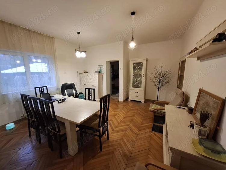 Casă cu 3 camere cu Teren 370 Mp în Central