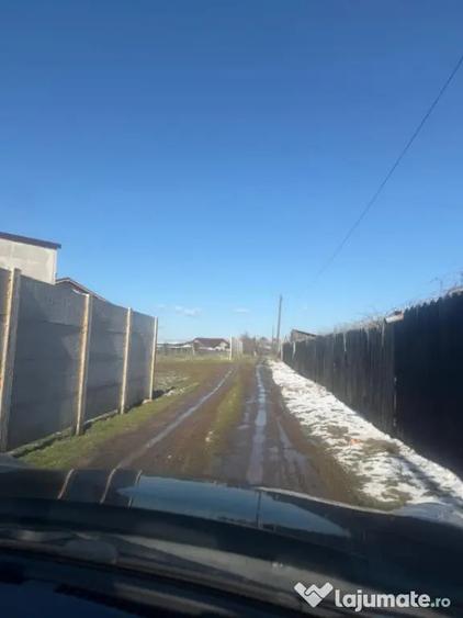 Casă cu 3 camere cu Teren 560 Mp în Coșoveni
