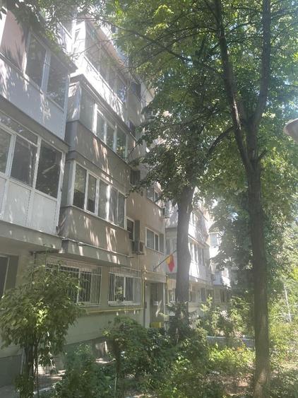 Apartament cu 2 camere decomandat în Drumul Taberei