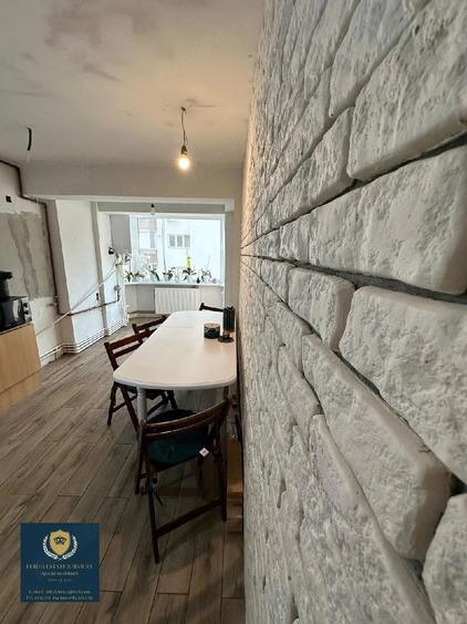 Apartament cu 3 camere decomandat în Central