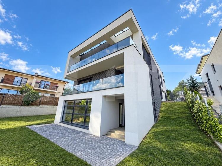 Duplex cu 5 camere cu Canalizare în Mănăștur