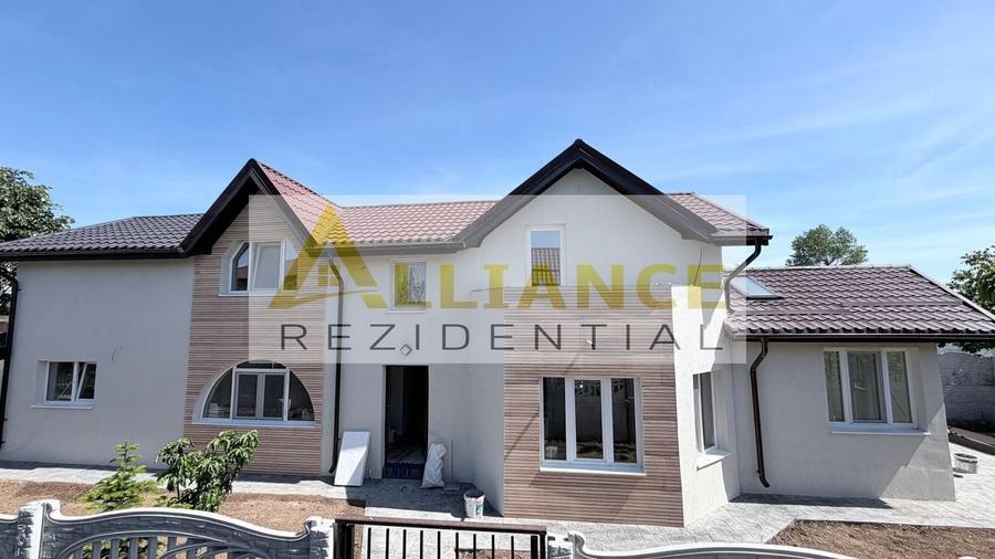 Casă individuală cu 6 camere decomandat cu Canalizare în Berceni