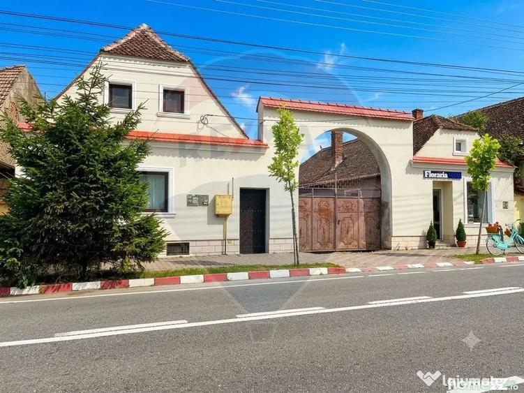 Casă cu 5 camere cu Teren 2236 Mp în Central