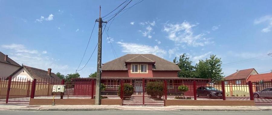 Casă cu 4 camere în Caransebeș