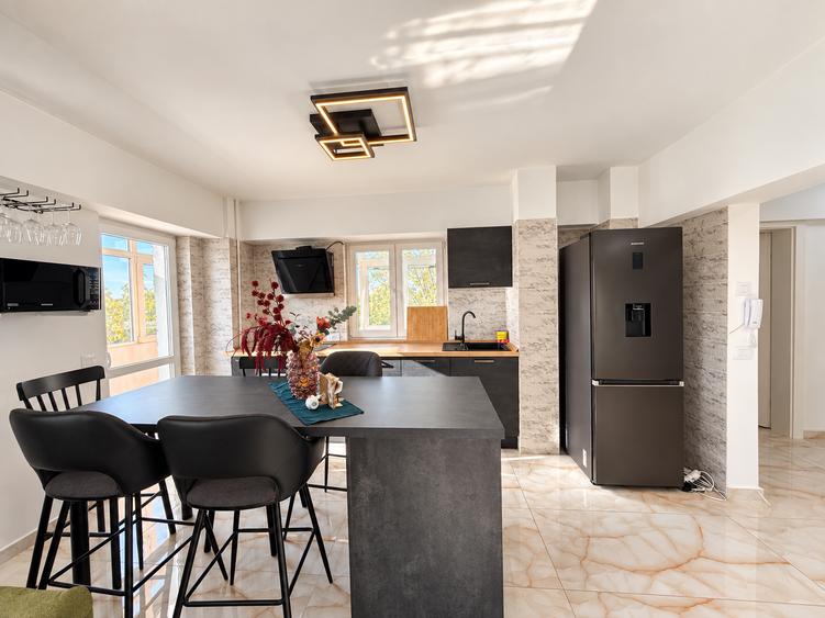 Apartament cu 3 camere semidecomandat în Băneasa