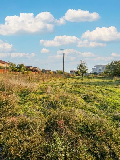 Teren intravilan de 2700 mp, în Fundeni