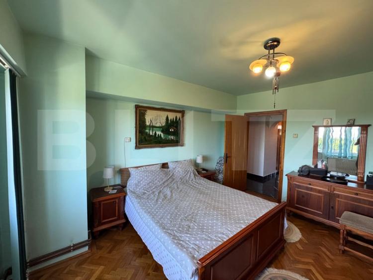 Apartament cu 3 camere decomandat în Micro 11