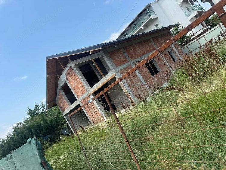 Casă cu 4 camere cu Teren 453 Mp în Exterior Vest