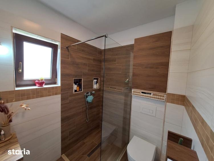 Casă cu 5 camere cu Teren 207 Mp în Apahida