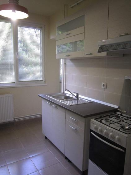 Apartament cu 2 camere decomandat în Cornișa