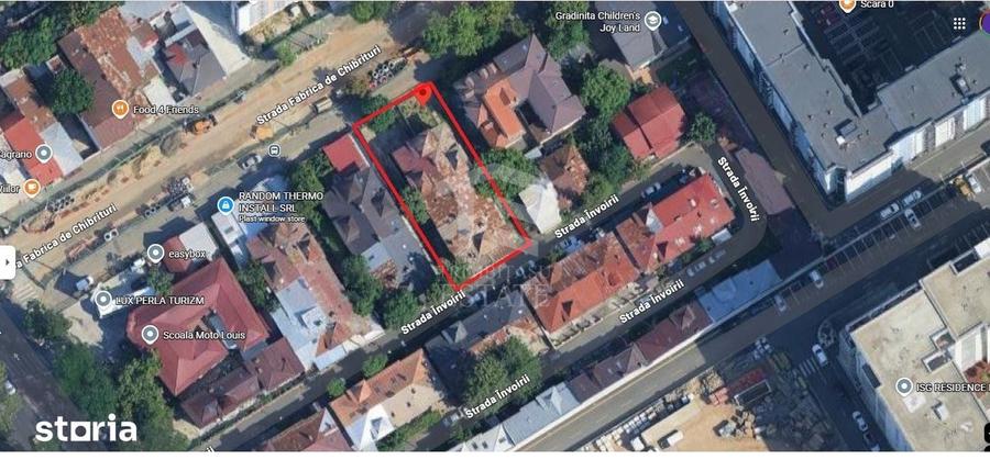 Casă cu 10 camere cu Teren 750 Mp în Pieptănari