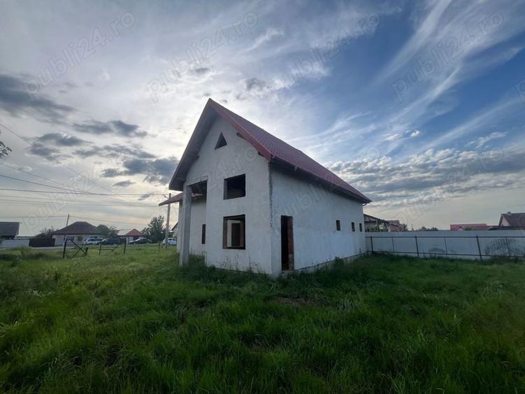 Casă cu 5 camere cu Teren 650 Mp în Colonia Mică