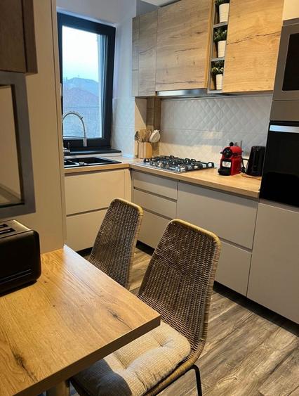 Apartament cu 3 camere decomandat în Ultracentral