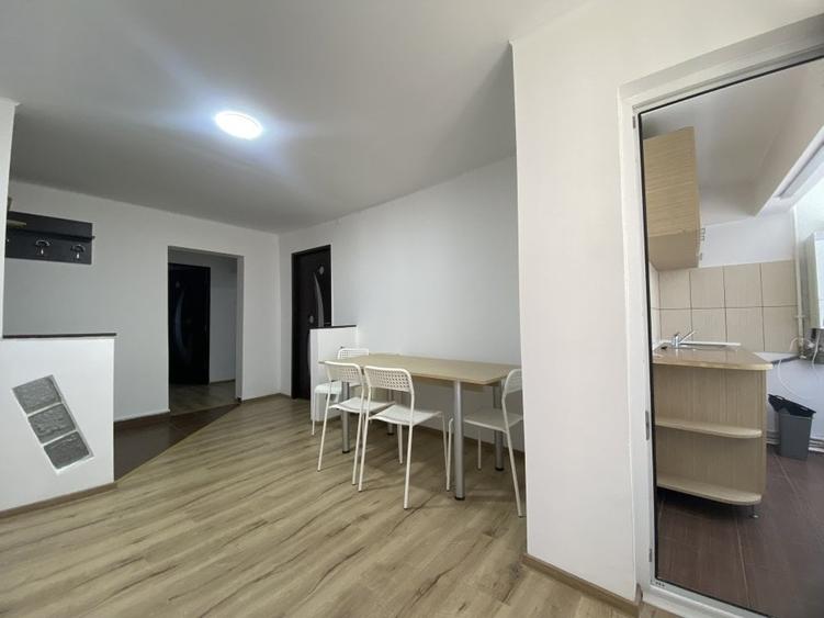 Apartament cu 3 camere decomandat, mobilat în Central