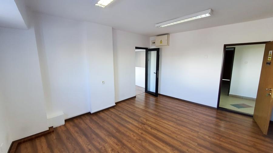 Spațiu comercial, de 1,100 mp, în Unirii