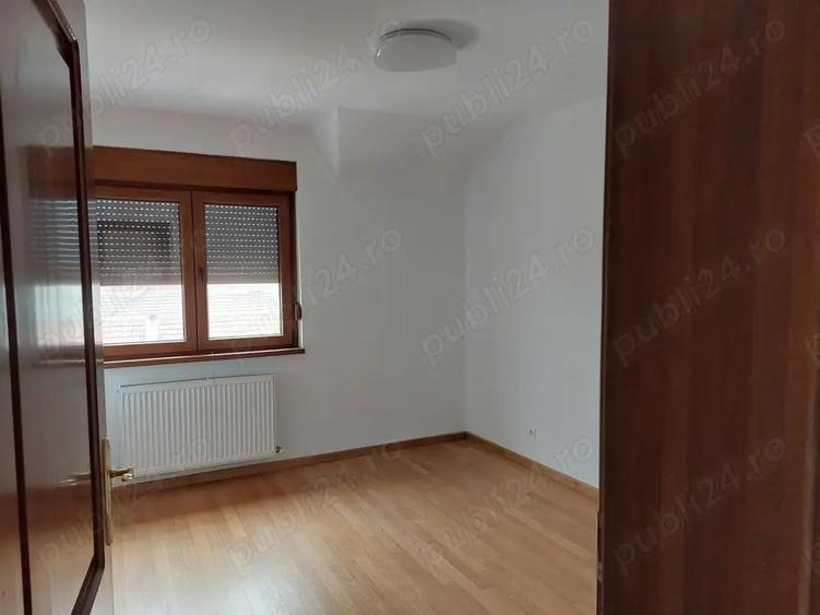 Apartament cu 3 camere decomandat în Micălaca