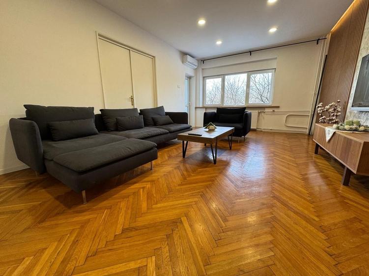 Apartament cu 4 camere în Kiseleff