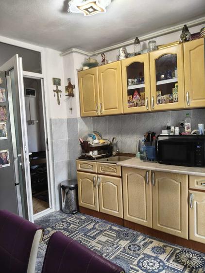 Apartament cu 2 camere decomandat în CET