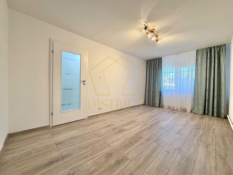 Apartament cu 3 camere decomandat, mobilat în Girocului