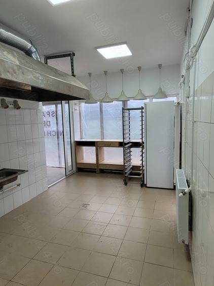 Spațiu comercial, de 100 mp, în Podu Iloaiei