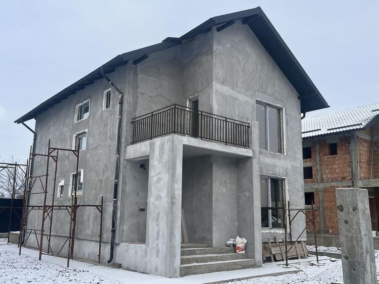 Casă cu 4 camere în Central