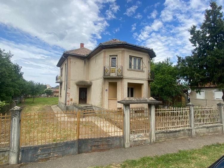 Casă cu 4 camere în Odoreu