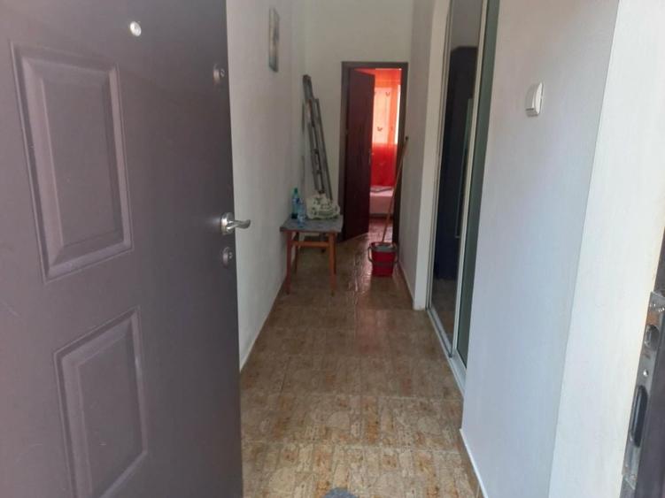 Inchiriez apartament mobilat - 3