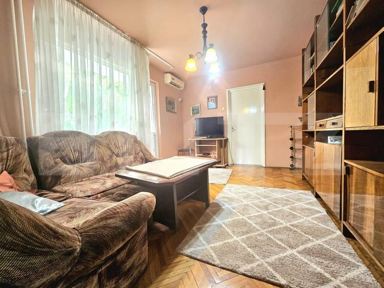Apartament cu 3 camere semidecomandat, mobilat în Circumvalațiunii