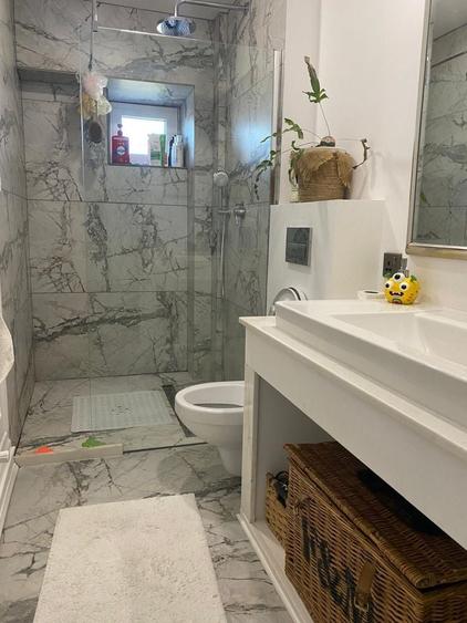 Apartament cu 4 camere decomandat în Central