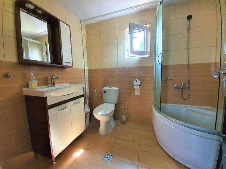Hotel/Pensiune, de 25 mp, în Pietroșani
