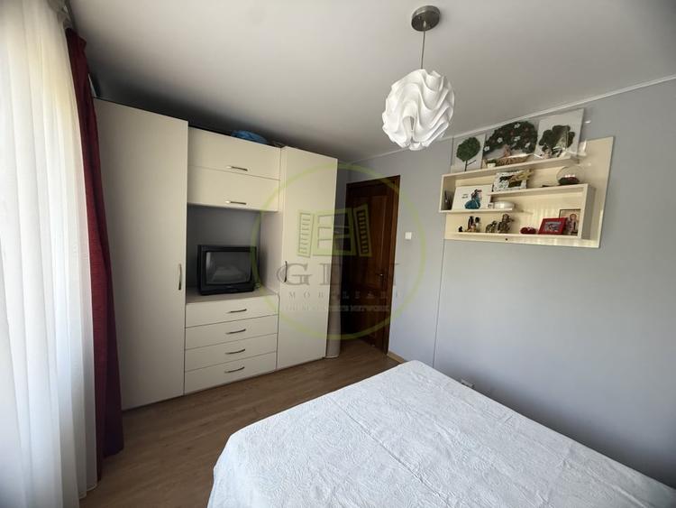 Apartament cu 3 camere semidecomandat, mobilat în Rovine