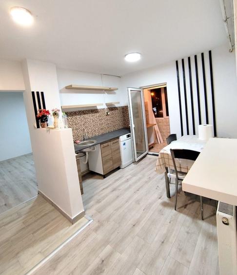 Apartament cu 3 camere decomandat, mobilat în CET