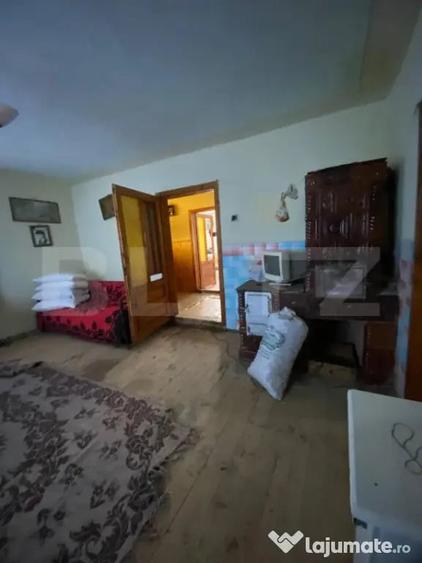 Casă cu 4 camere cu Teren 3000 Mp în Central